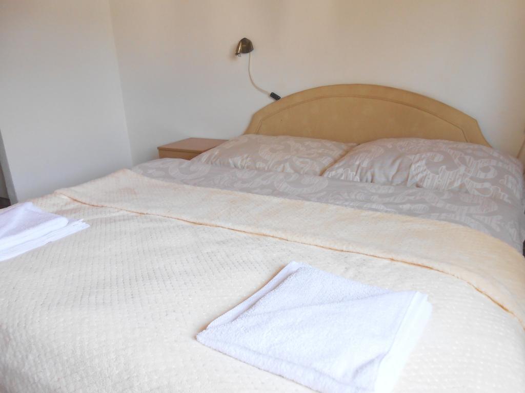 White Rabbit Hall Hotel Podebrady Room photo